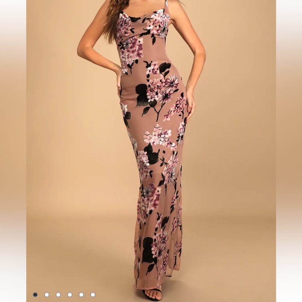 Lulu’s Romance in the Making Velvet Dress